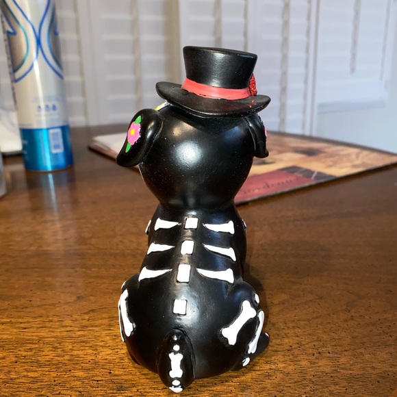 Skeleton puppy dog 🐕 decor , Looking 4 good home - Picture 2 of 2